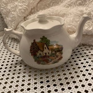 Arthur Wood & Sons, England Staffordshire Tea Pot